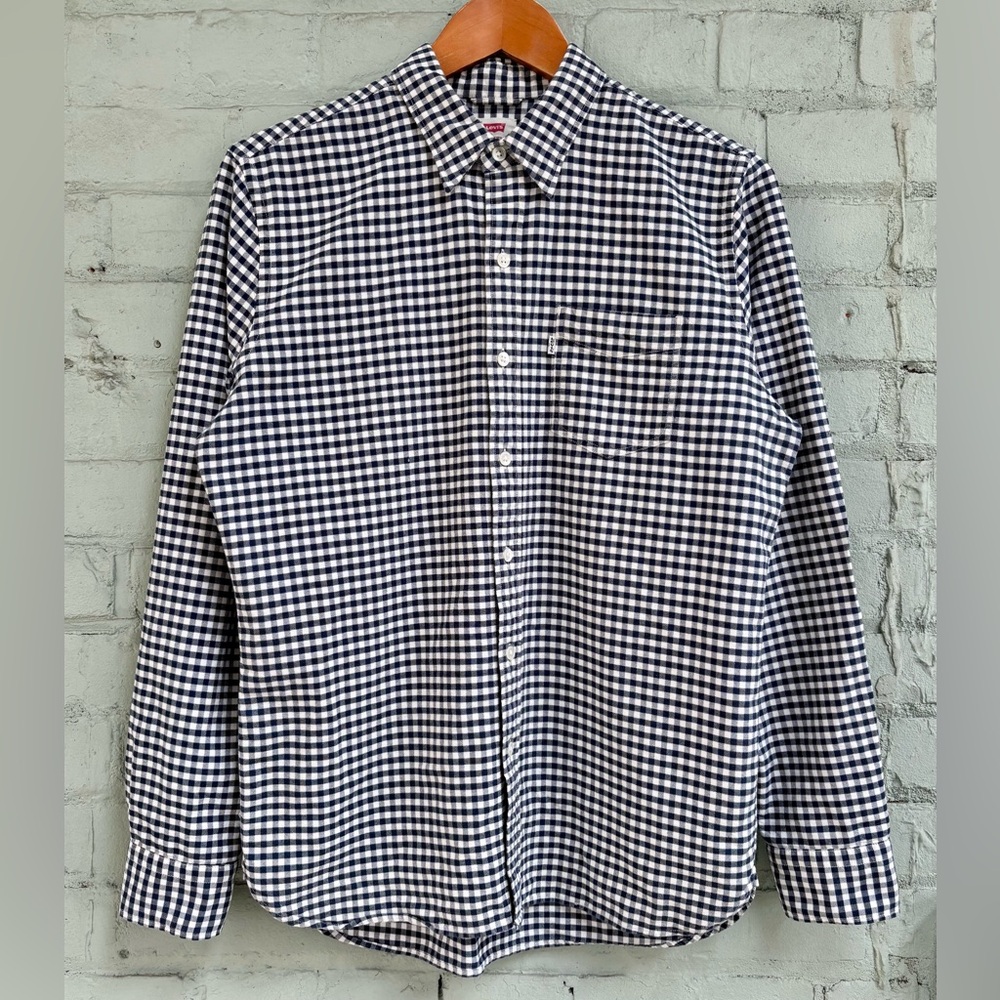 Levi’s Gingham Button Down Shirt in Navy and White